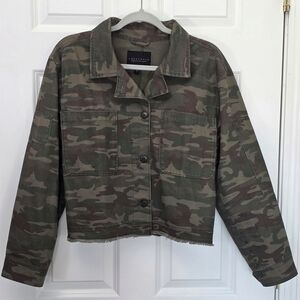 Sanctuary Cropped Camo Jacket | Size Large | Green, Button Down, Raw Hem